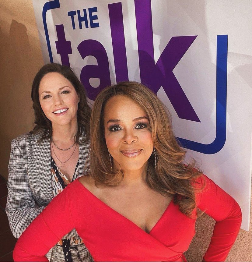 gsrsaragrissom's tweet photo. The ladies on The Talk!
#csi #csilasvegas #sarasidle #jorjafox #paulanewsome #maxineroby #csivegas https://t.co/N7zSts4TS4