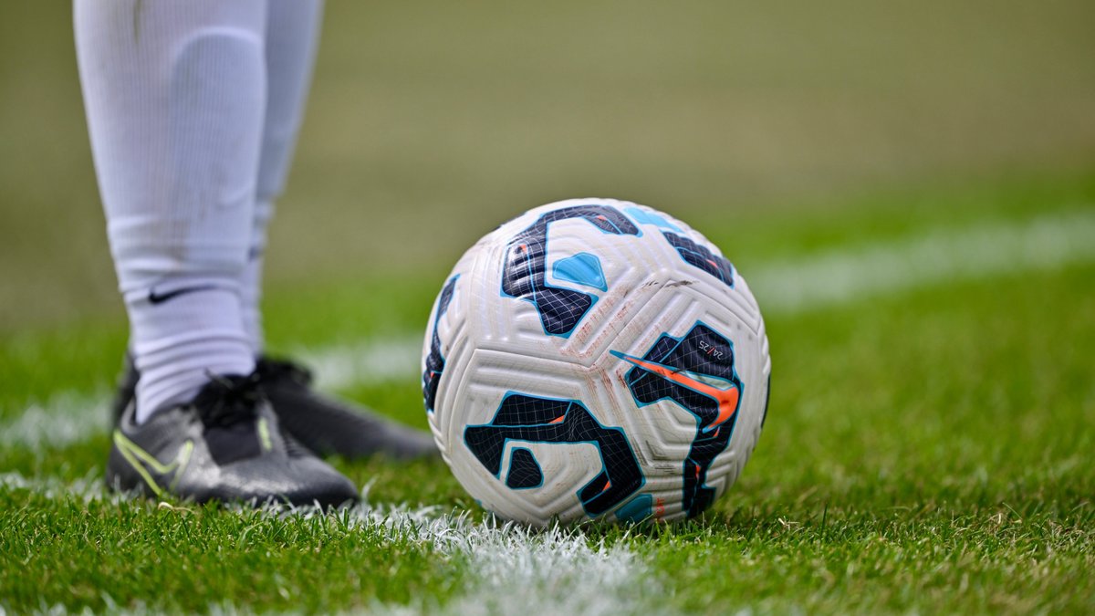 𝐈𝐨𝐰𝐚 𝐒𝐭𝐚𝐭𝐞 𝐀𝐝𝐝𝐬 𝐐𝐮𝐚𝐫𝐭𝐞𝐭 𝐨𝐟 𝐓𝐫𝐚𝐧𝐬𝐟𝐞𝐫𝐬

📰: tinyurl.com/2yl79ww6 

🌪️⚽️🌪️