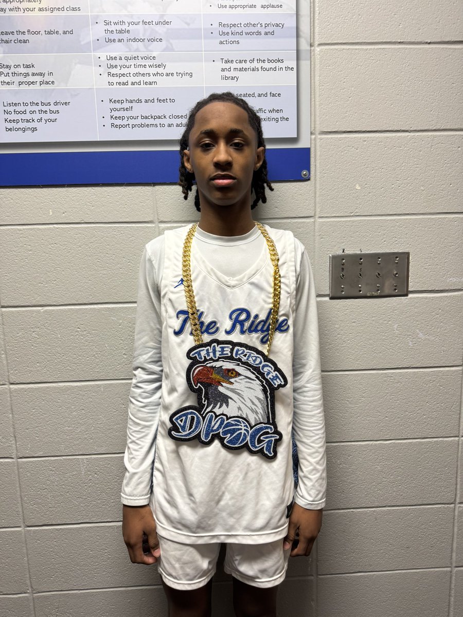 TheRidge_Hoops's tweet image. The Ridge gets a win over Katy Harmony, Ernest Hampton with the #DPOG Chain.