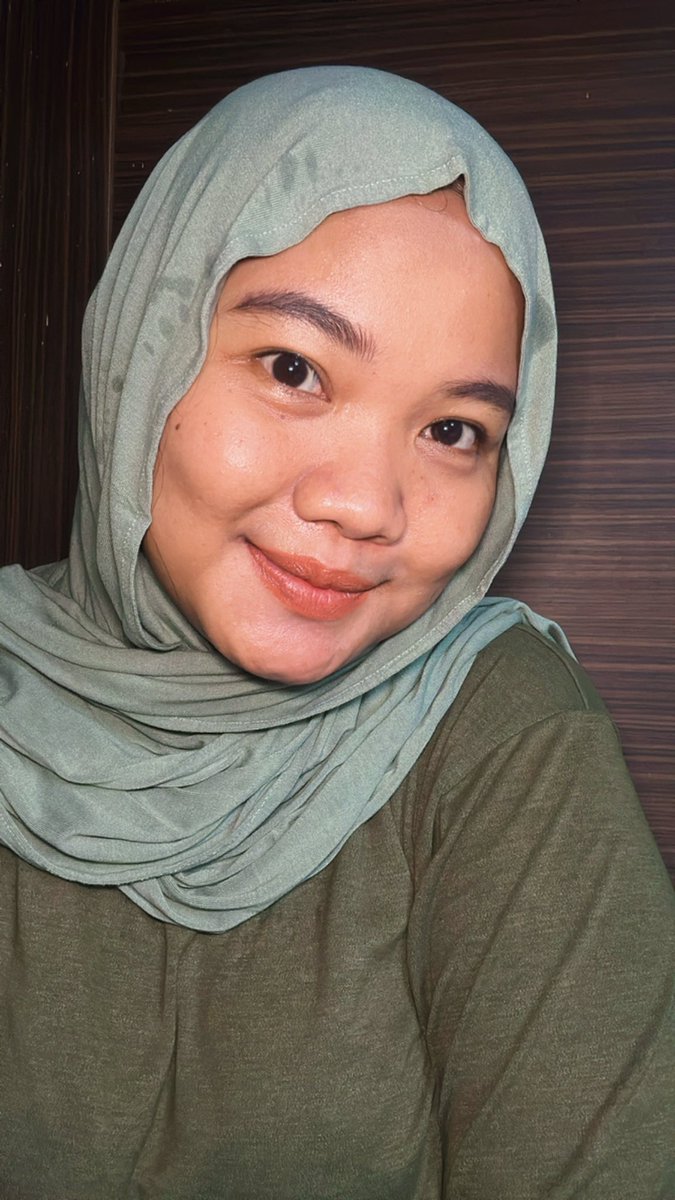 oct12th's tweet image. Nyesel baru tau ada selfie LED light gini, bikin foto selfie kamu makin ciamik deh, bisa diliat before afternya ya. 
Kamu bisa beli disini ga nyampe 50ribu &amp;gt;&amp;gt; s.shopee.co.id/7zwr3Q0grB

#selfielight #ledmini #zonajajan #racunshopee