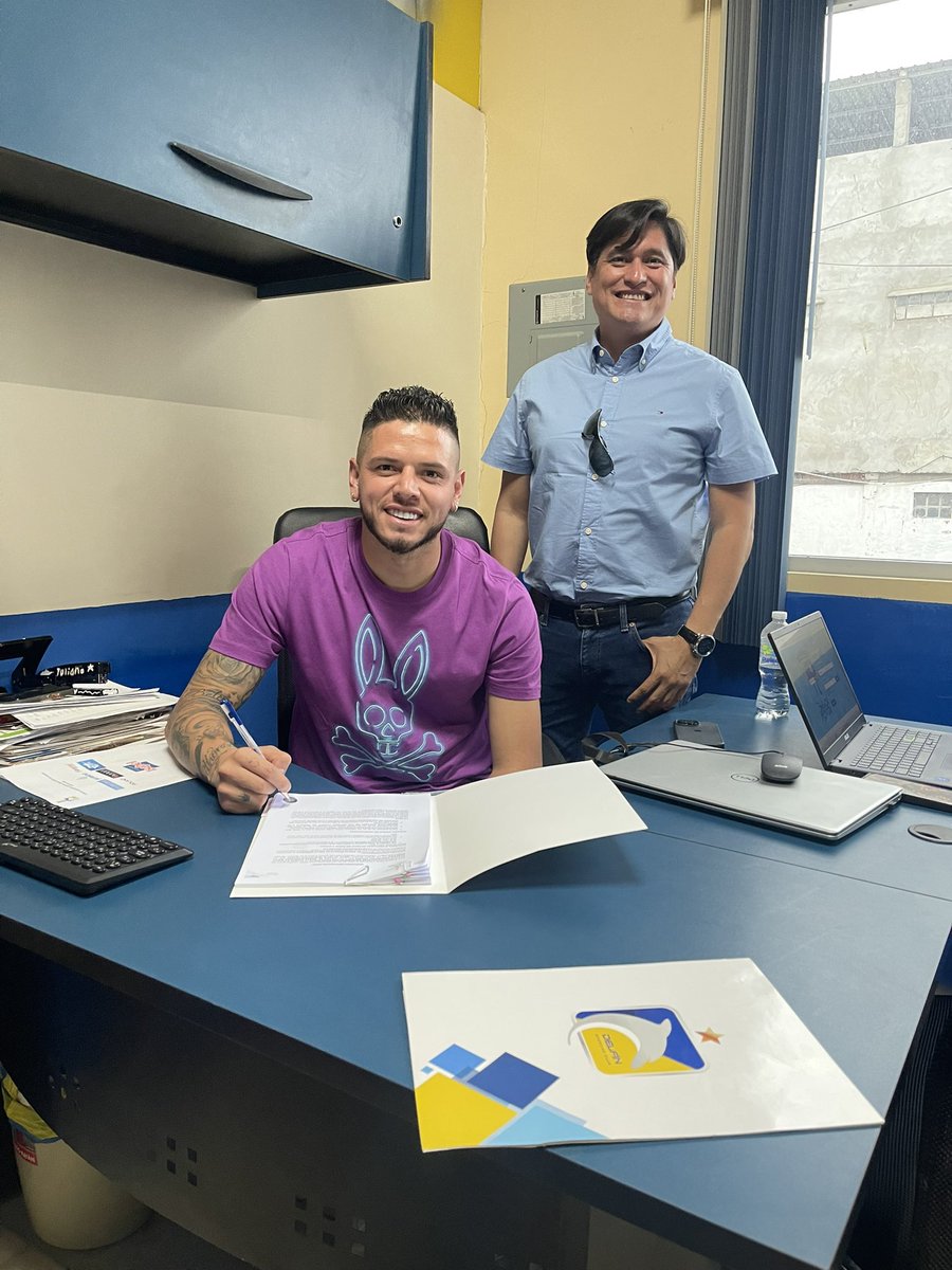 LuisIvanReyes's tweet photo. RT (NOTICIA) Brian Heras @brianheras firma 3 temporadas con Delfin S.C. @DelfinSC , el club hizo uso de la opción de compra ! El Cetáceo tiene arquero para largo! Gran trabajo Brian! @agentereyes https://t.co/11zMpQGbUz