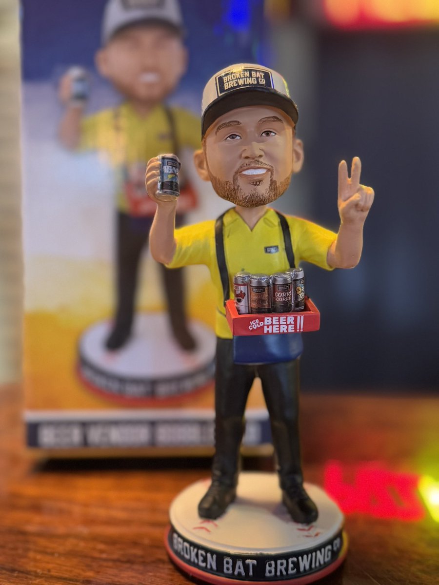 Beer and bobbleheads. That’s how we roll at Broken Bat. Free pint if you buy one at the taproom today to celebrate National Bobblehead Day 😎🍻