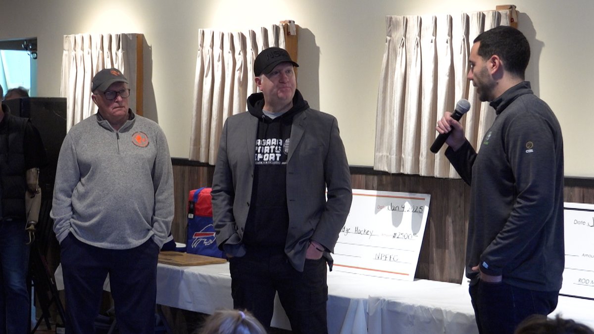 Radio Host <a href="/rmawhood/">Rod Mawhood</a> celebrated the 7th anniversary of the Niagara Sports Report with a live broadcast &amp; breakfast that helped support the Niagara Peninsula Foundation for Children.
yourtv.tv/node/365989?c=…