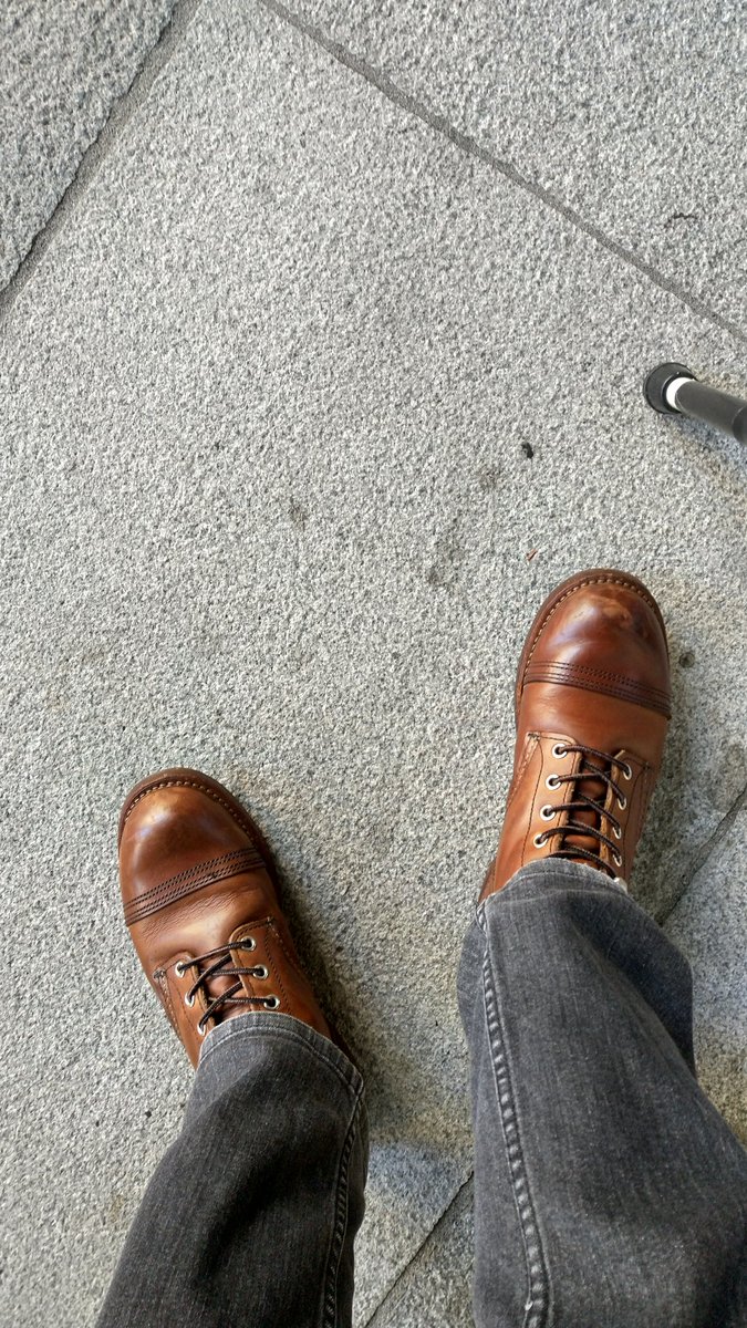 yatarou3467's tweet photo. ようやく履き初めです。
#redwing #RW8111 https://t.co/uWuLv9XHjV
