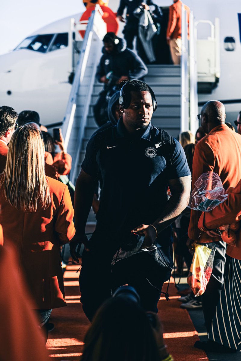 PennStateFball's tweet photo. 📍Miami, FL https://t.co/xWfKH1FZlm