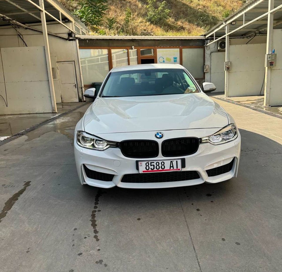 Jordan_Elgin's tweet image. "A car is the only place where you can be truly alone and feel completely free."