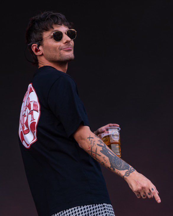 hourlyLT28's tweet image. Louis Tomlinson