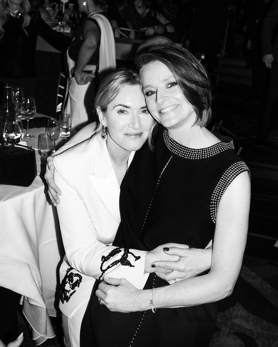 Kate Winslet Updates tweet media