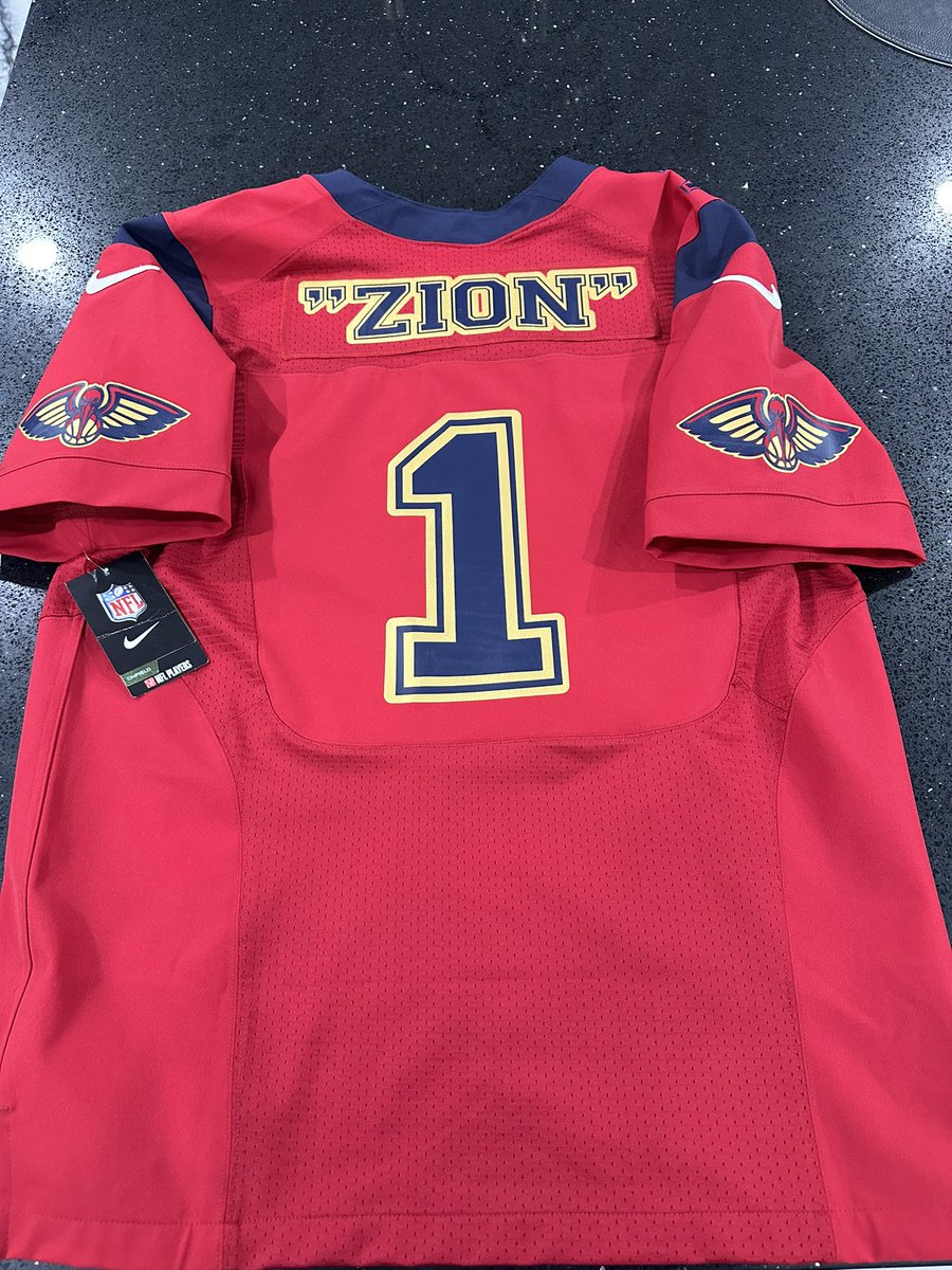 saintspelican23's tweet image. Pelican Fly! #Pelicans gamedayflow