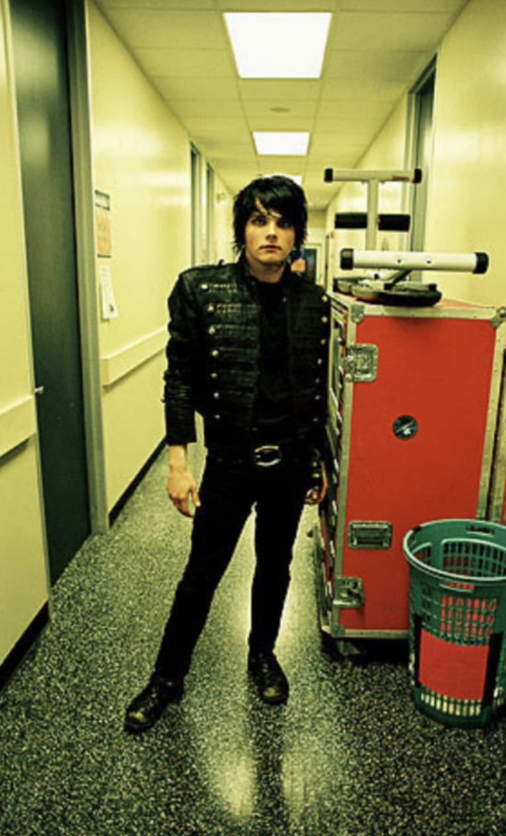 gorebugs's tweet image. this fucking diva