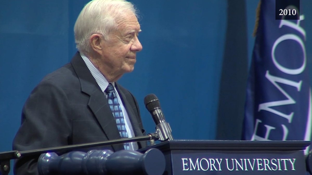 EmoryUniversity's tweet photo. Starting in 1982, President Carter held an annual town hall at Emory University for first-year students. He pledged to answer any question, and no topic was off limits. View highlights from Carter Town Halls through the years. β‘οΈ https://t.co/0POuZCozbN
#CarterAtEmory https://t.co/nyn1EWV7GV