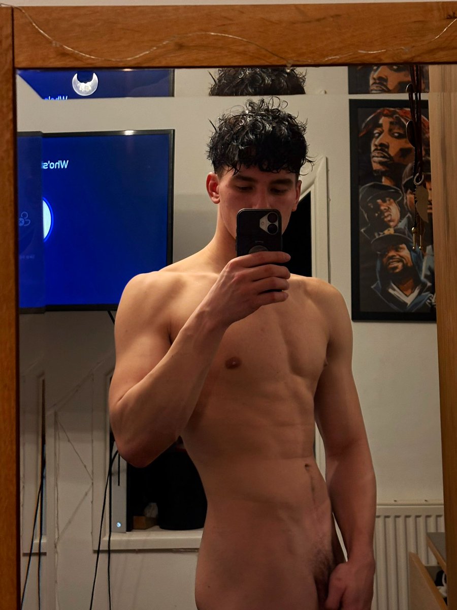 Should I move my hand?

onlyfans.com/theoriginalbat…