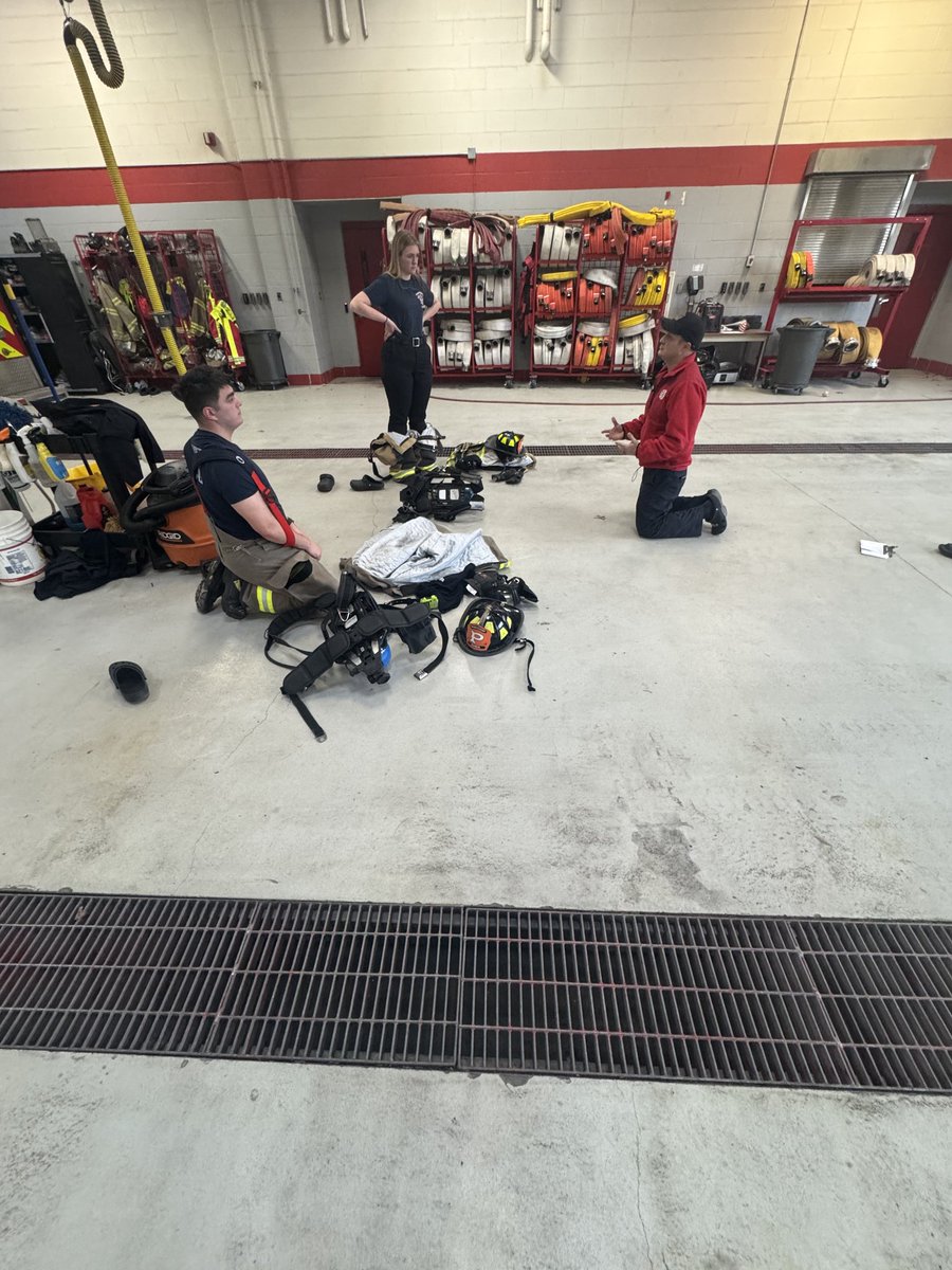 PFF Chadwick and PFF Koska got some good reps in with Lt Chapman to perfect their donning times. It's important for a firefighter, especially as a probationary FF, to be familiar with all their gear and how to efficiently put it on for the fastest and safest response.