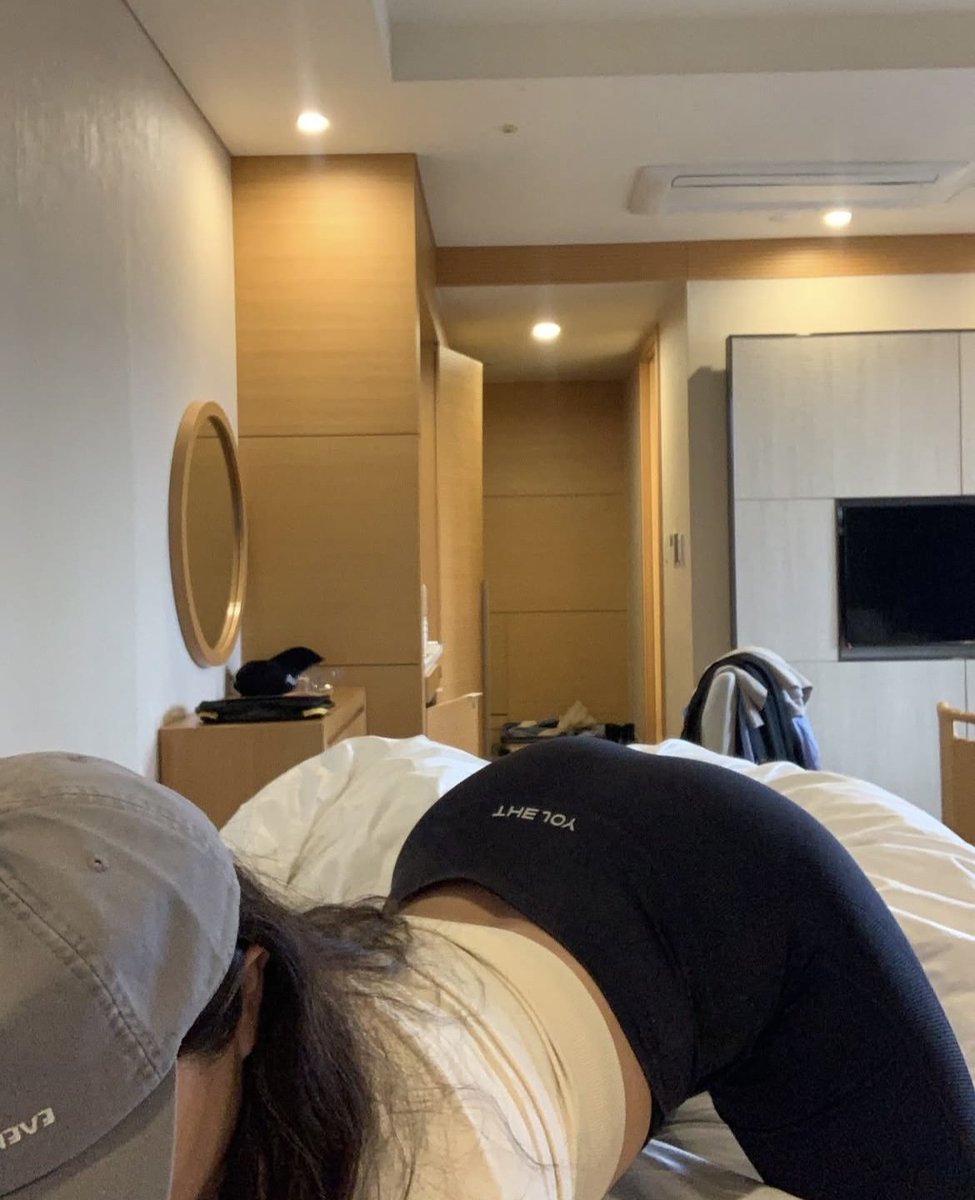 #춘천 #효자동 빵댕이에 🍑 뭐라고 적혀잇게