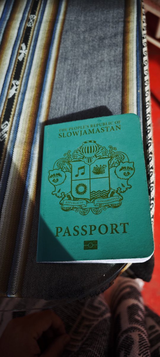 xavieruzcat's tweet photo. Un viajero slowjamastani en el Lago Titicaca 🌍✨. con el orgullo de portar mi pasaporte de Slowjamastan, dejo mi huella en uno de los lugares más impresionantes del mundo. El sello del Titicaca ya está en mi colección. @slowjamastan #PasaporteConHistoria #Slowjamastan https://t.co/9qrcGg0u7l