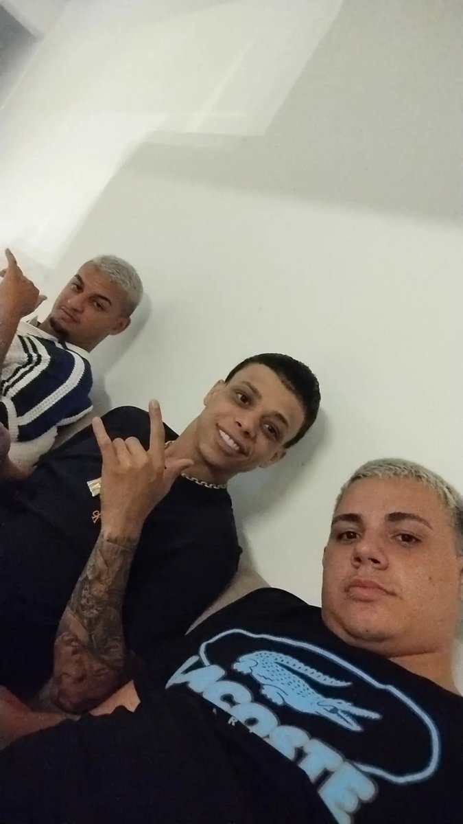 Mal tá na rua em 🤡