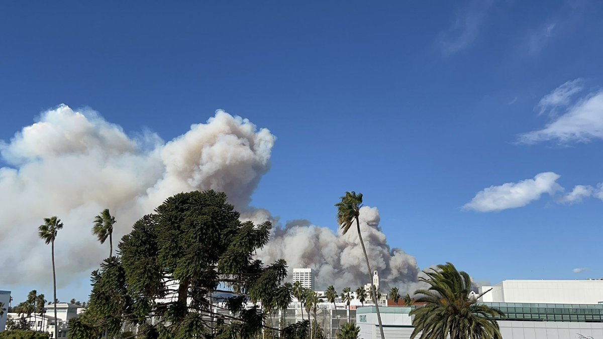 santamonicanext (@santamonicanext) on Twitter photo Santa Monica is providing updates on closures and other fire-related news here:
santamonica.gov/blog/palisades… Santa Monica is providing updates on closures and other fire-related news here:
santamonica.gov/blog/palisades…