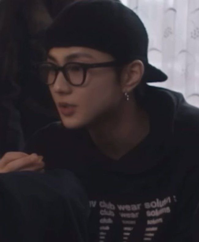 he look extra fine here