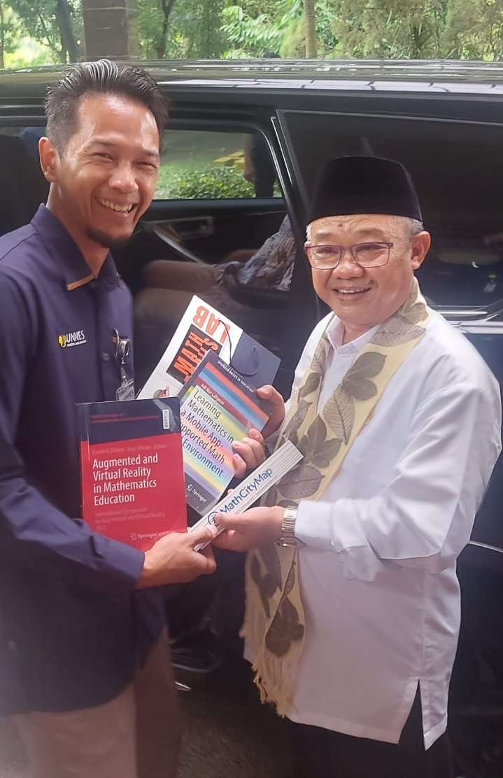 Adi Nur Cahyono (@adinurcahyono) on Twitter photo We are honoured to introduce MathCityMap and VR STEM Trails to the Minister of Education, Prof <a href="/Abe_Mukti/">Abdul Mu'ti</a> . <a href="/mathcitymap/">Math City Map</a> is a maths trails project supported by the use of mobile technology run by MATIS I Working Group <a href="/goetheuni/">Goethe-Universität</a> , Germany. In Indonesia, its implementation is We are honoured to introduce MathCityMap and VR STEM Trails to the Minister of Education, Prof <a href="/Abe_Mukti/">Abdul Mu'ti</a> . <a href="/mathcitymap/">Math City Map</a> is a maths trails project supported by the use of mobile technology run by MATIS I Working Group <a href="/goetheuni/">Goethe-Universität</a> , Germany. In Indonesia, its implementation is