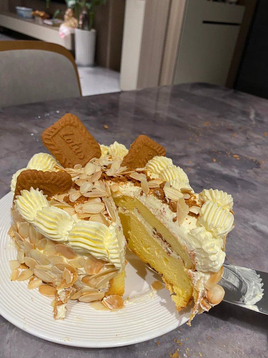 Milly_zoneXX's tweet image. I clumsily bought the ingredients and made a cake for myself!😅
I like cooking so I bought various ingredients online and referred to the recipes to make a birthday cake for myself~🤪