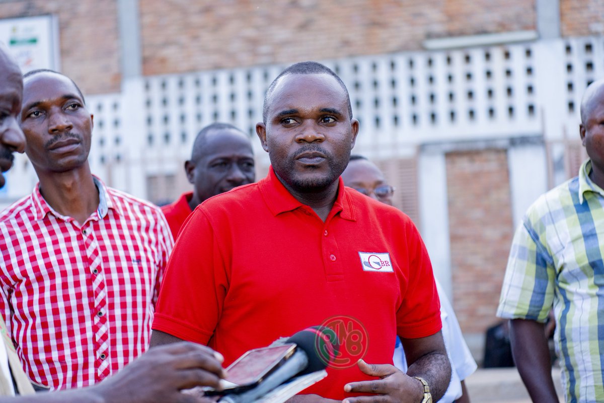 RTNBurundi's tweet photo. La descente sur terrain organisée par l'@OBR_BI ce mardi le 07/01/2025 se poursuit dans les marchés de #Ruvumera, #Kamenge et #Ruziba pour s'enquérir du paiement des places pour les commerçants opérant dans ces marchés. https://t.co/le97HINJY1