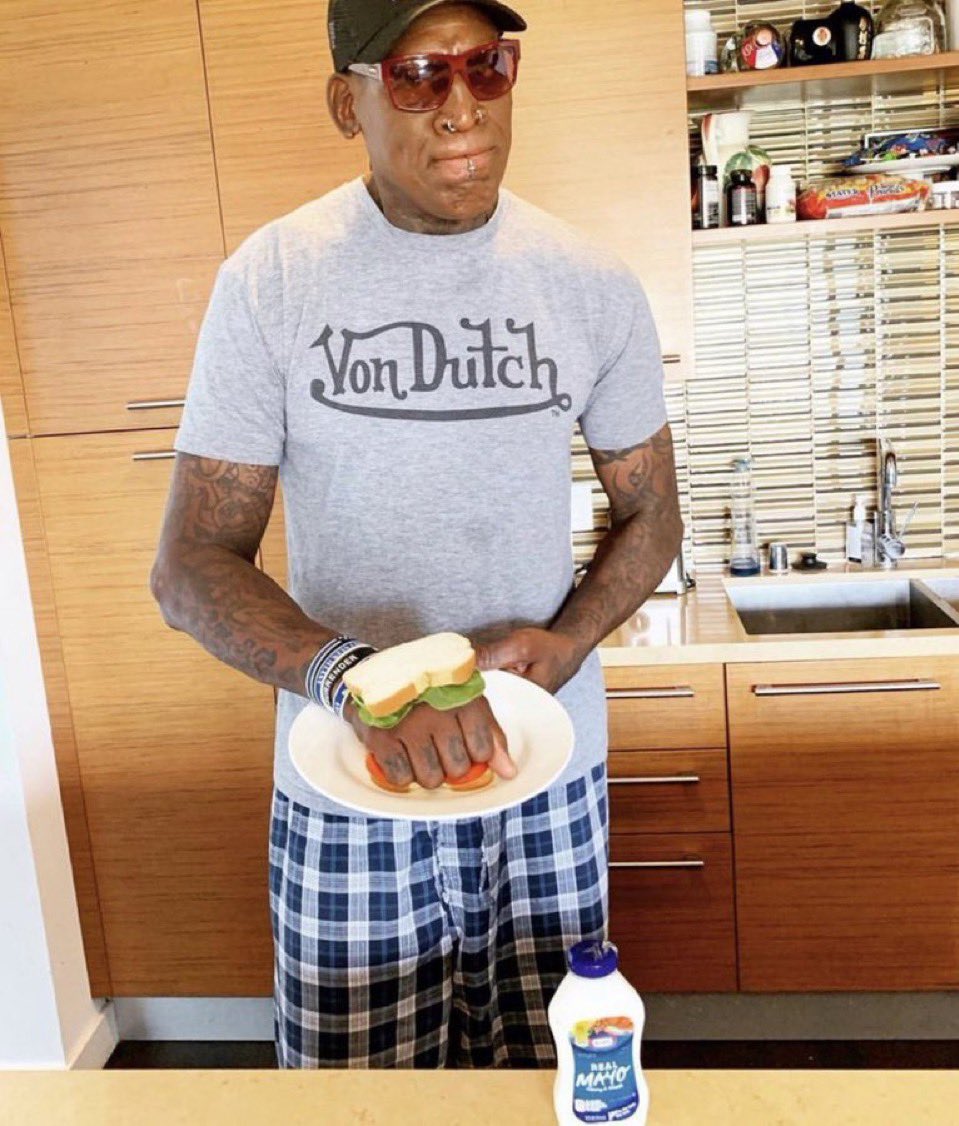 dolphinwangz's tweet image. Freezing temps waiting for me to open my door in the morning: