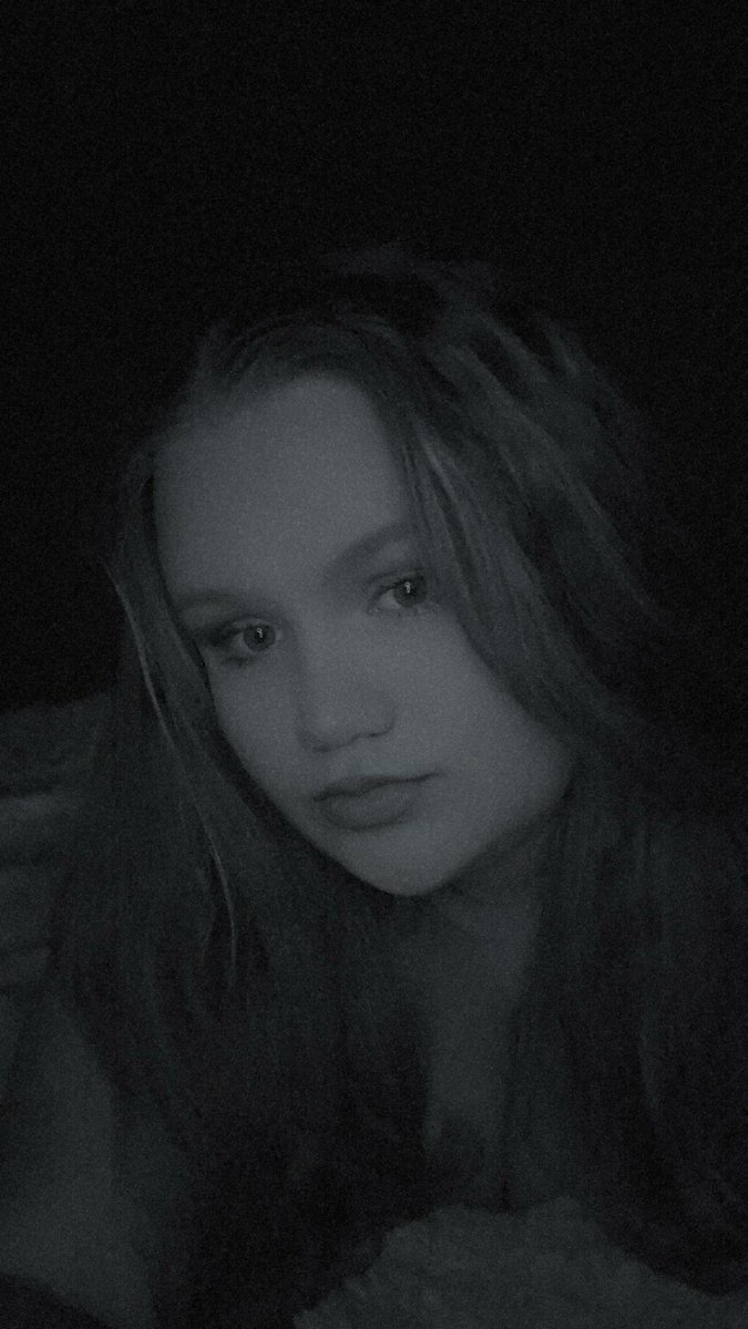 chasingcherryy's tweet image. Just a dumb blonde 🎀