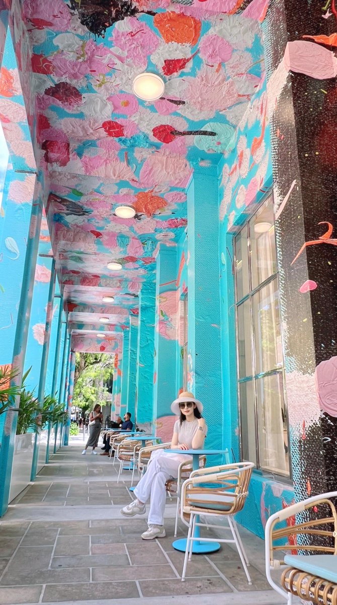 Mialovets's tweet photo. Life is colorful, we just need to learn to enjoy it slowly https://t.co/MMI8CJ3cqB