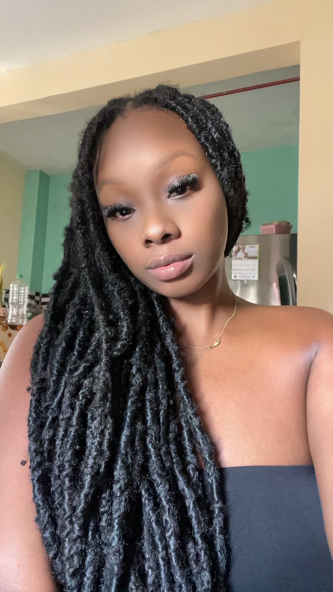 A Very Pretty Girl🎀🩷