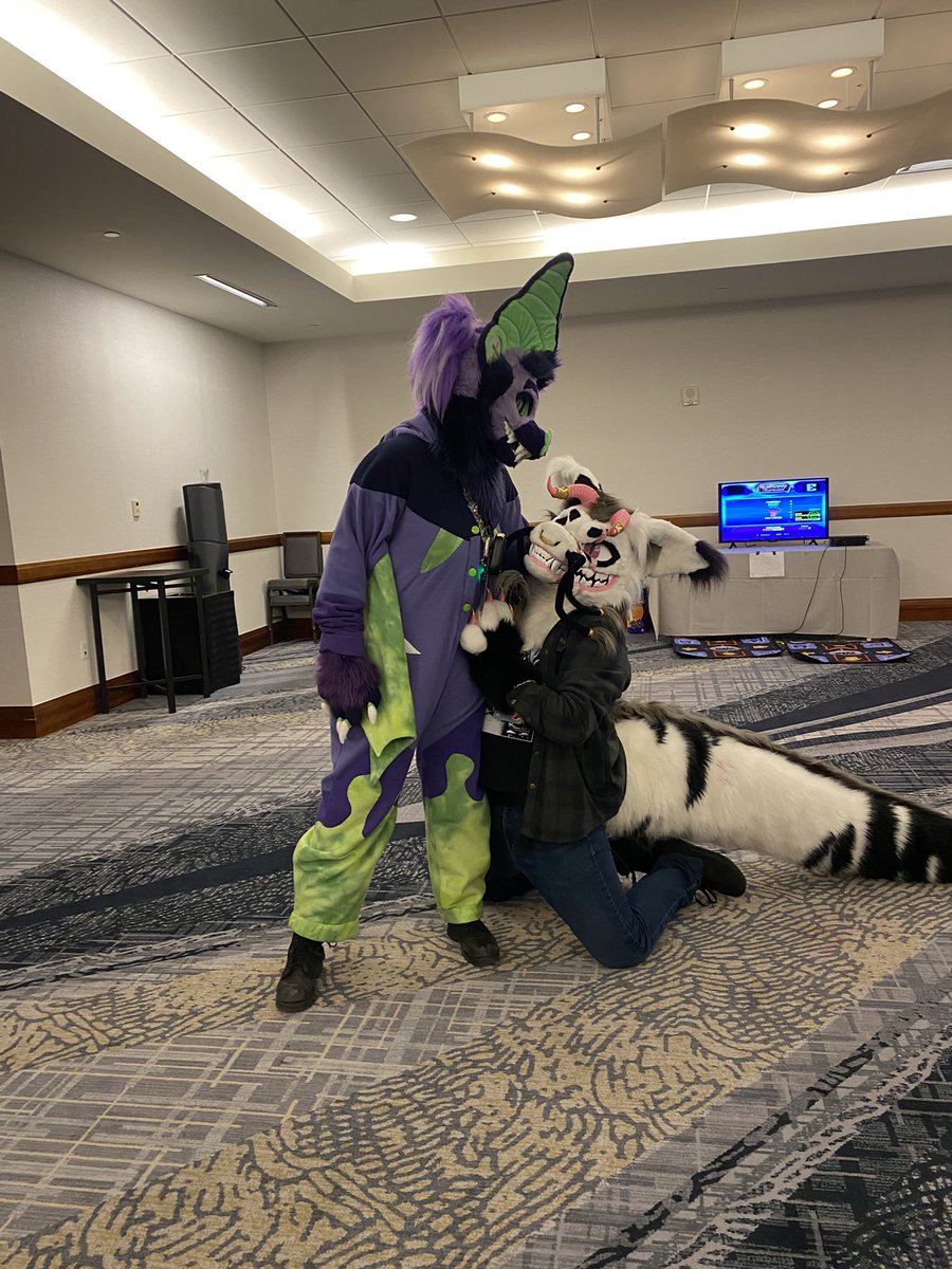 RockNRoll_Red's tweet image. PDFC was such a blast, in no small part because we were rooming with some of the most chill and fun people. Shout out to @dragonofalltime , @BitingBatStudio , and Drauf for hanging out with me and Nakai throughout the convention and bringing us lots of laughs. Y’all are awesome!