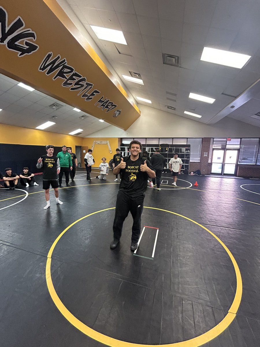 Benbrook FB Recruits (@bhs_fb_recruits) on Twitter photo Offseason Phase 1 -Mat Drills and King of the Mat Competition to end the day!! <a href="/Jacob_carpe08/">Jacob Carpenter</a> with the WIN today!! 🧱 X 🧱 #WinTheDay #BLEDIT #FAMILYALLIN Offseason Phase 1 -Mat Drills and King of the Mat Competition to end the day!! <a href="/Jacob_carpe08/">Jacob Carpenter</a> with the WIN today!! 🧱 X 🧱 #WinTheDay #BLEDIT #FAMILYALLIN