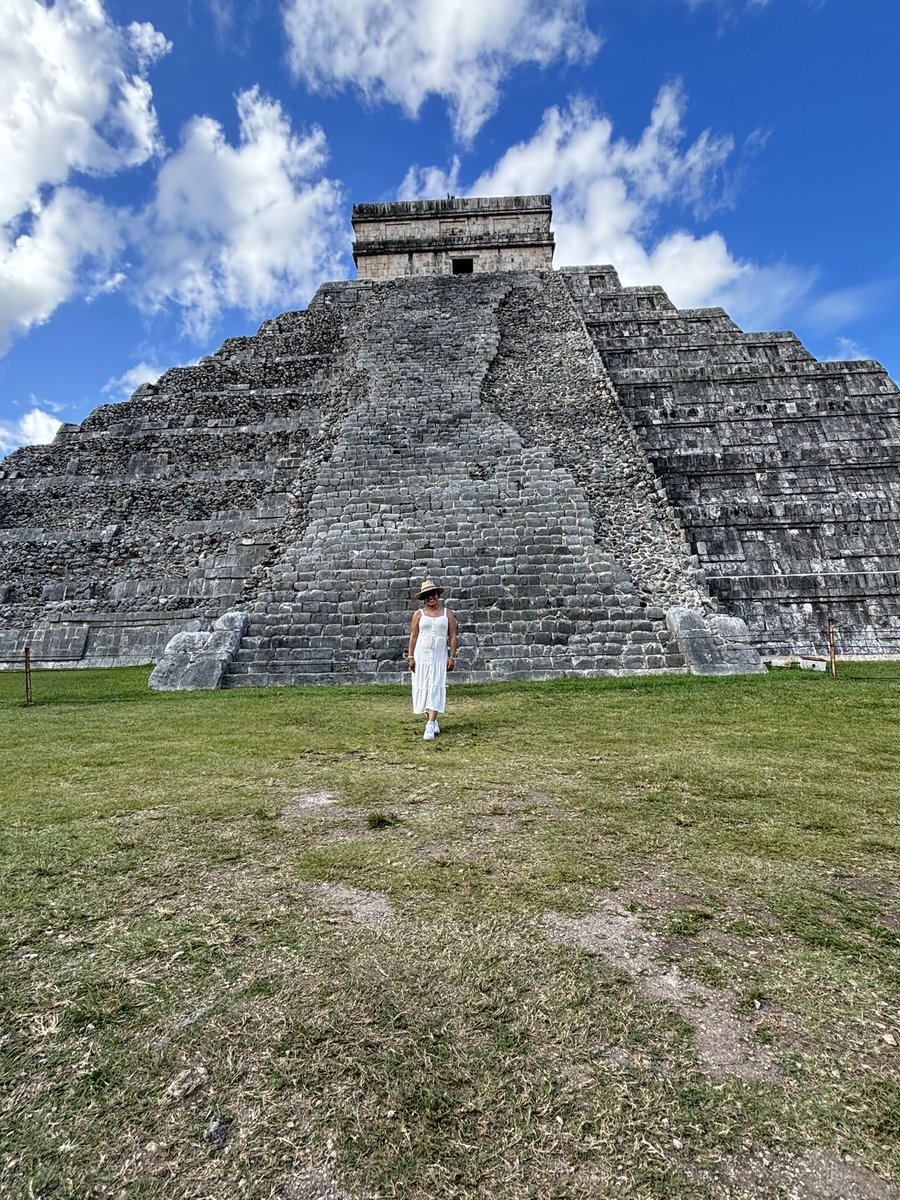 Mrs_Stephy's tweet photo. Chichén Itzá is one of the 7 wonders of the World. It is a complex of Mayan ruins located on Mexico’s Yucatán Peninsula. #UnitingOurWorld @ParticipateLrng https://t.co/6i8GXilQ7p