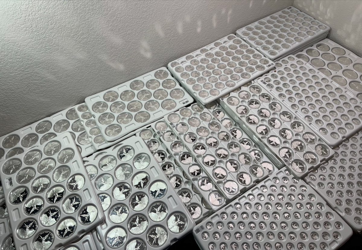 BullionBrother's tweet image. Pure elegance in every ounce—proof Silver Libertads straight from Mexico! 🇲🇽✨ A stunning display of craftsmanship and beauty. Who else stacks these iconic coins? 
#SilverLibertads #MexicanSilver #ProofCoins #BullionBrother #PreciousMetals #StackingSilver