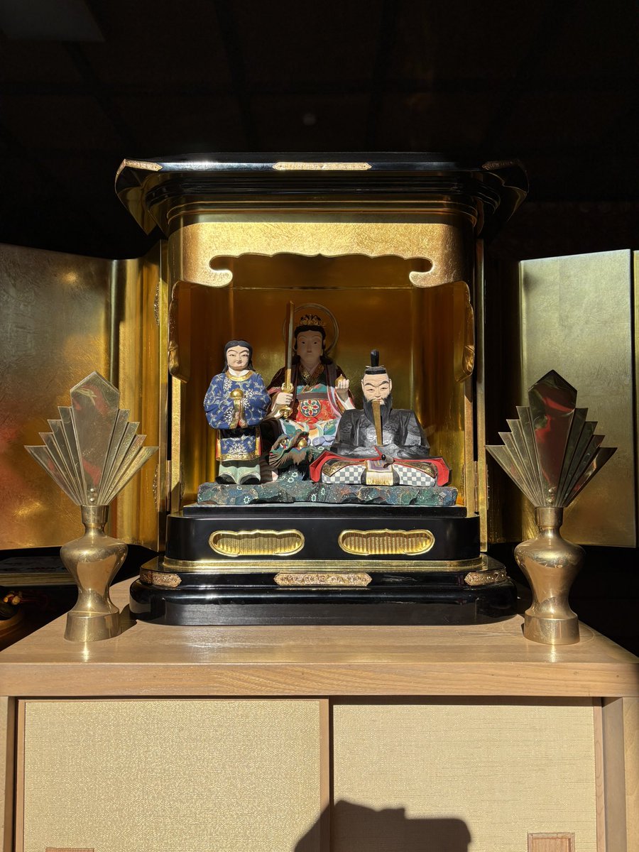 ryohoji's tweet photo. おはようございます。本日も八王子七福神めぐり開催中です。了法寺では10日まで新護弁財天様を御開帳しております。巳年にちなんで、弁財天様の化身でもある宇賀神様も大人気です。 https://t.co/7mVItCe3Sz