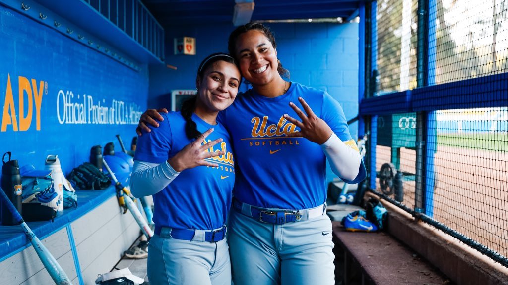UCLASoftball's tweet photo. Feels good to be back ๐๐ฅ
#GoBruins | #UCLASB50 https://t.co/WxjDUGYRoY