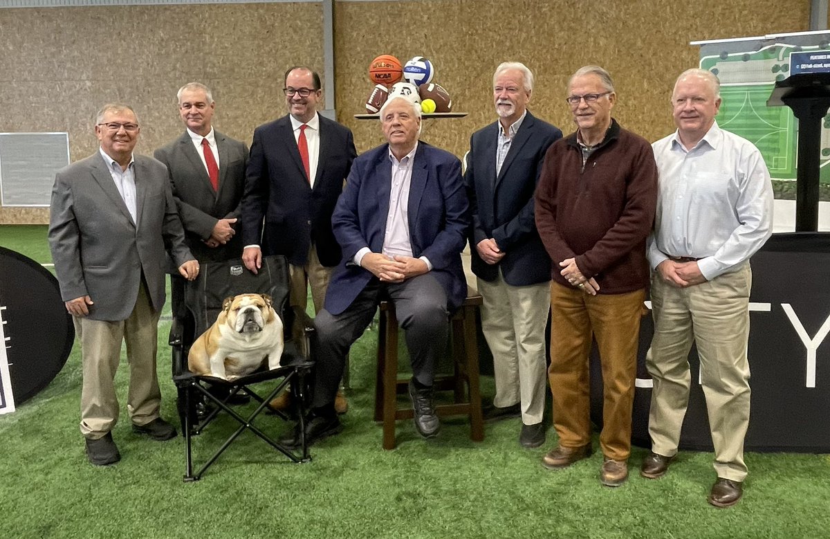 Thank you to Governor Justice! We look forward to getting started on the Bridge expansion project. It was great to see our Governor today, and of course the star of the show, Baby Dog! 
Full article can be found here: bit.ly/3WcrSEa