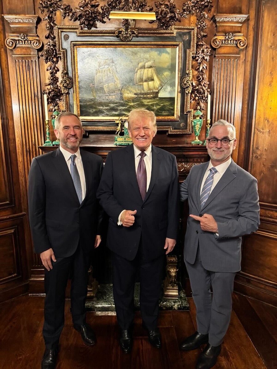 MarioNawfal's tweet image. 🚨🇺🇸TRUMP MEETS RIPPLE CEO: CRYPTO IN THE SPOTLIGHT
Trump just sat down with Ripple CEO Brad Garlinghouse, sparking speculation about what this means for crypto policy.
Source: @WatcherGuru
