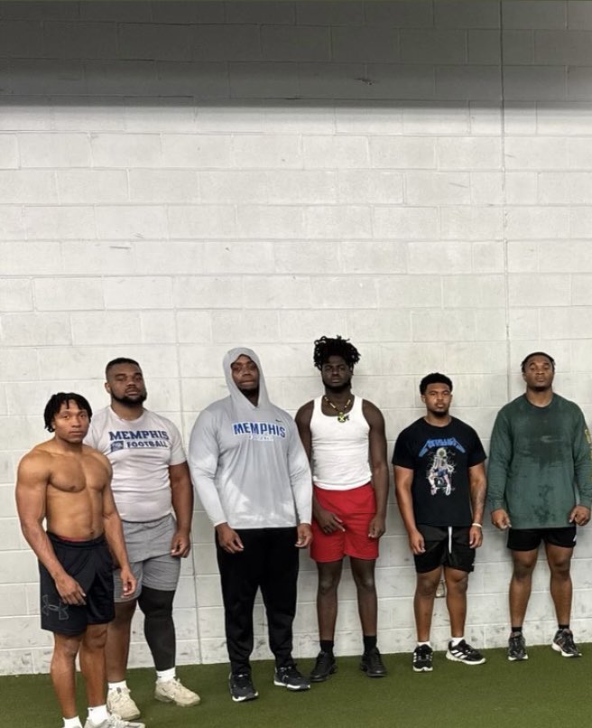 Kennethyates42's tweet image. Still in grind mode 🪖still looking for a place to call home 👀🏈@ScottLashleyPRF