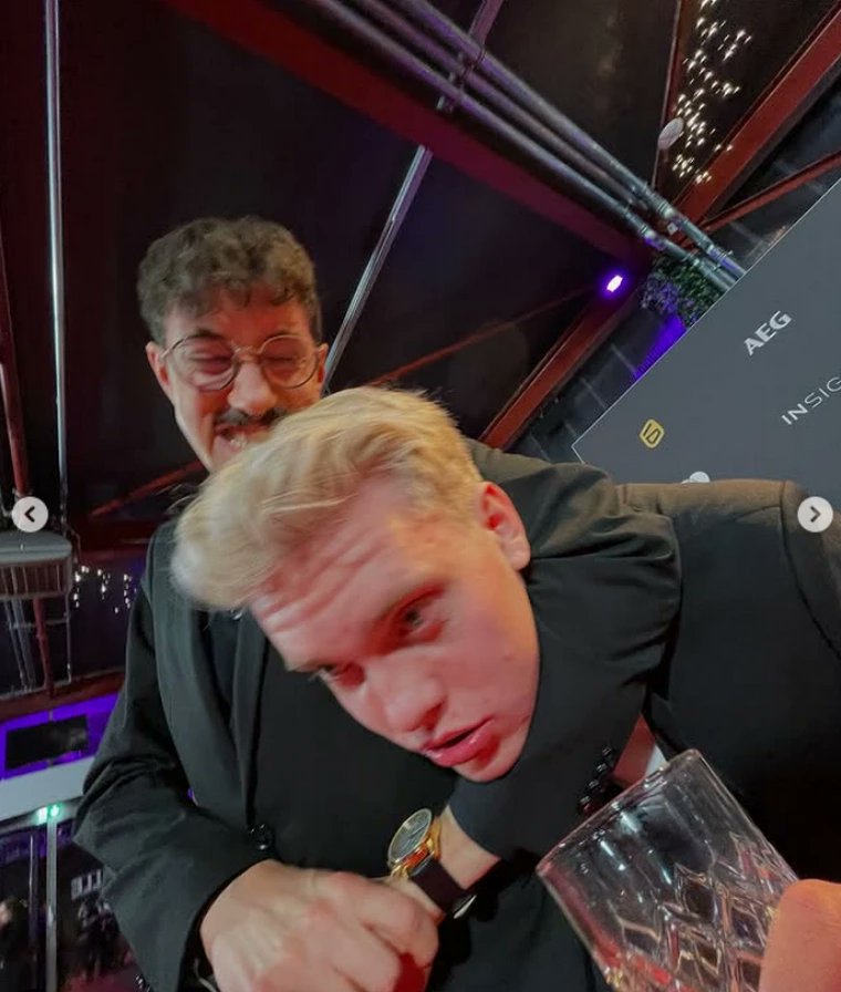nooreaxYT's tweet image. mein vater wenn ich licht im badezimmer anlasse