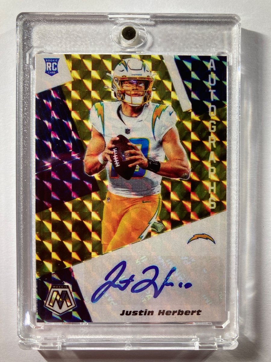1218Sports's tweet image. 🎁Appreciation Day Giveaway🎁

Winner Announced Tuesday

🔥Justin Herbert Purple &amp;amp; Yellow Mosaic 4/10 Rookie Auto Facsimile

To enter
1. Follow
2. Retweet
3. Like
