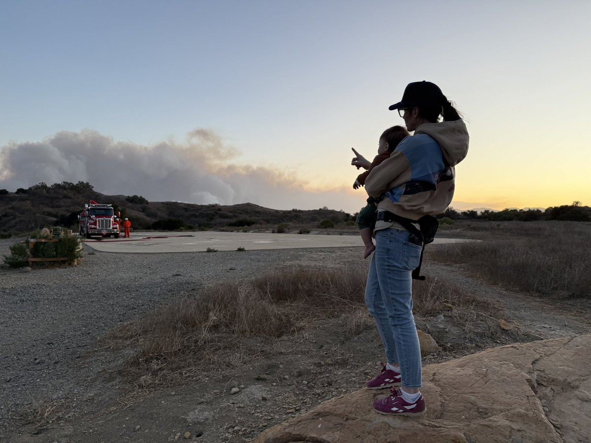 WhitneyCummings's tweet photo. Firefighters are my heroes. This is heartbreaking. https://t.co/mJCwFzEy91