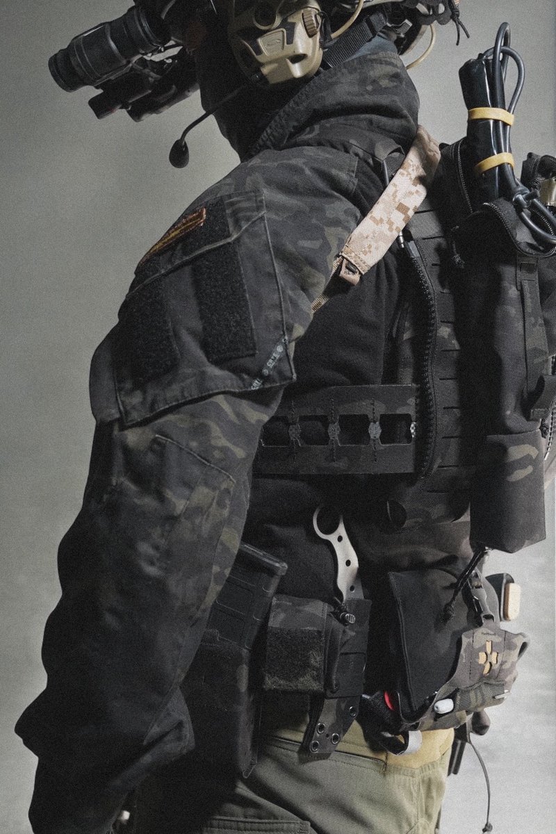 Knife Sheath Molle Attachmentでマンティスをモール装備に装着可能