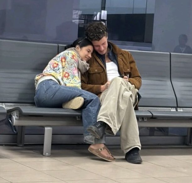 250108

shawn mendes with helena gualinga at the airport