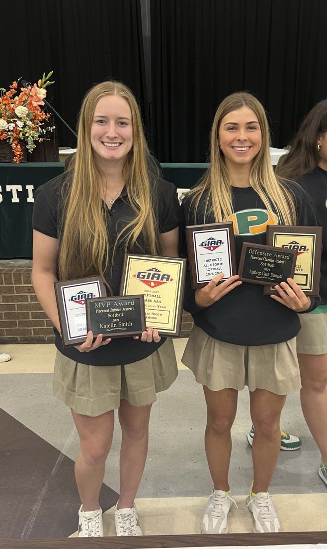 aubree3danner's tweet photo. Little late… but I got to hit behind @katelin_smith13 in the lineup this year. I ended with a .472 BA and a .540 OBP and collected 51 hits. I made All-Region, All-State, and got the Offensive Award. https://t.co/12yZQrtbF5