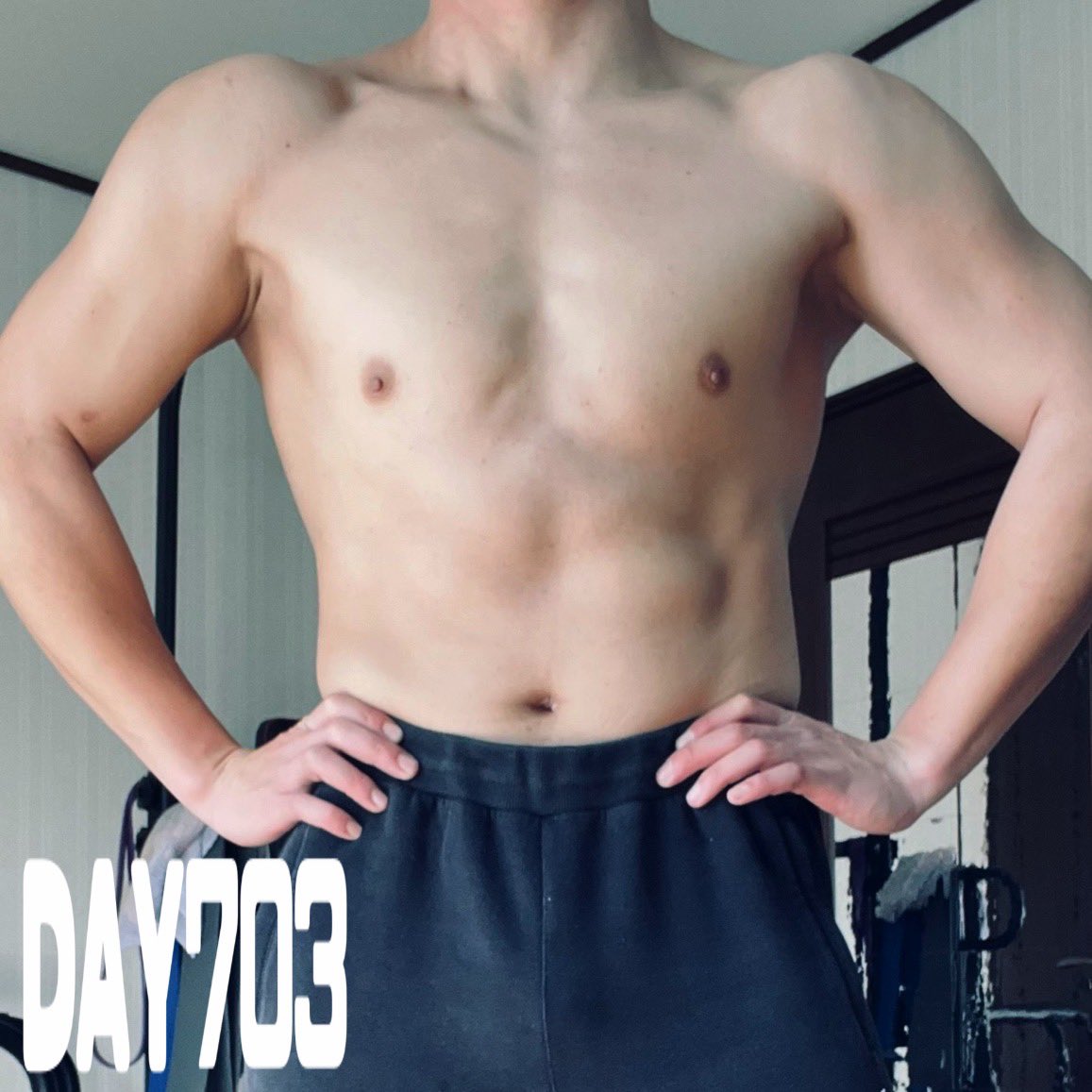 utamaru_fit's tweet photo. #DAY703
レッグ種目+腹筋トレ終了🫡
今日は午前中にガッツリ筋トレできて満足😁ルーマニアンデッドリフトの際に腹にめいいっぱい空気入れたら腰痛めずにすむのしれて良かった🥹
午後から嫁と産婦人科行って、その後は子供と遊ぼ👦
皆様、良い一日を👋☺️
#筋トレ
#筋トレ好きな人と繋がりたい https://t.co/gtIvuANVYq