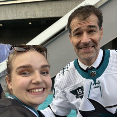 chloe_faultner's tweet image. #NewProfilePic you could say this was the best thing about my 2024 🩵🩵 @c_marleau @SanJoseSharks
