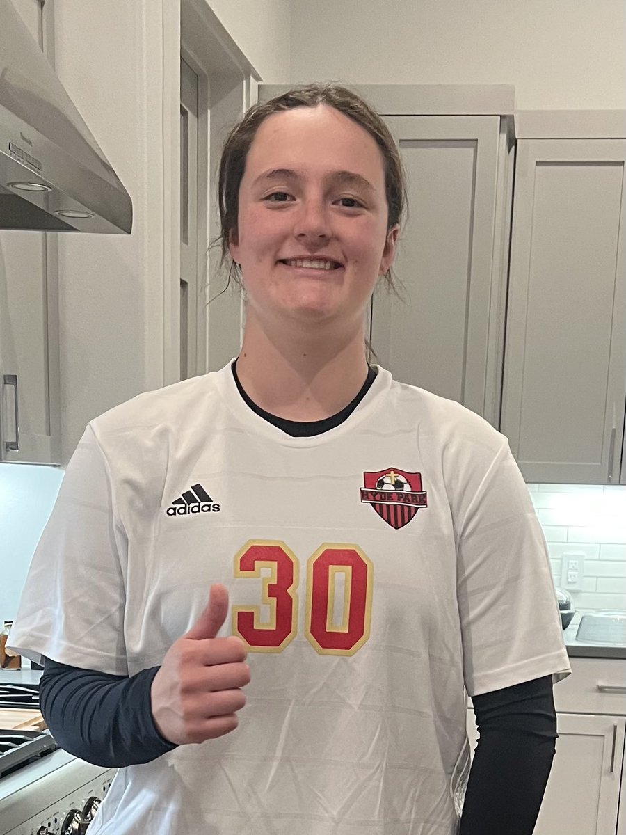 Grace_08catcher's tweet image. Trying something new to get in better shape and improve my agility. Had a blast in my first game tonight. ⚽️ #timetorun @AthleticsHP