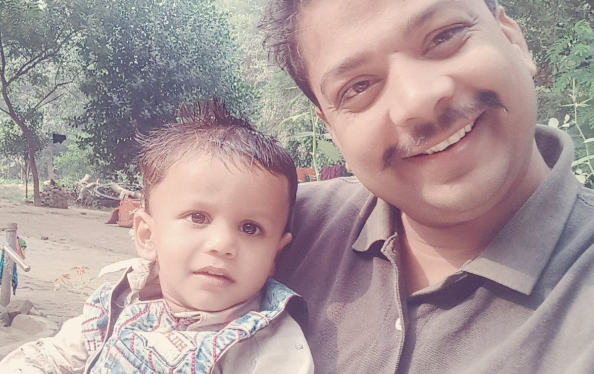 hsrachief's tweet photo. हमने तमाम उम्र अकेले सफर किया,
हम पर किसी खुदा की इनायत नहीं रही| https://t.co/yzTGrMP4tm