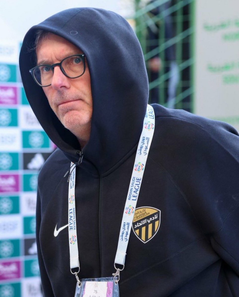 .
بعد ما دفن الهلال في ارضهم وبين جمهورهم 
سافر فرنسا عشان يدفن أمه
يوم الدفن العالمي 🤣

#الاتحاد_الهلال 
#كريم_بنزيما 
#كأس_الملك