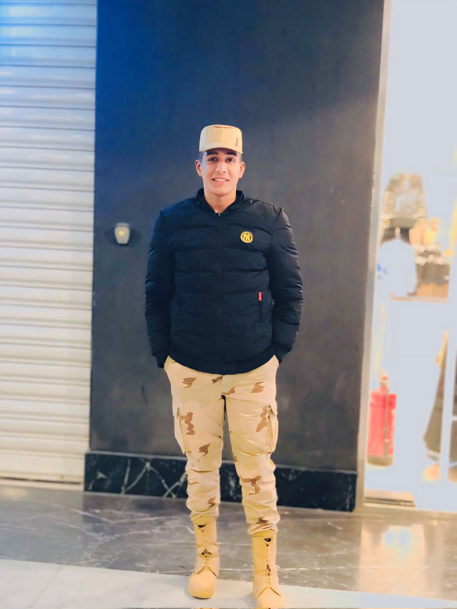 مالكوش جمايل عندي انا.🫡🖤
